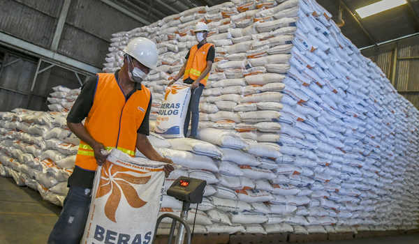 Ramai-ramai tolak impor beras